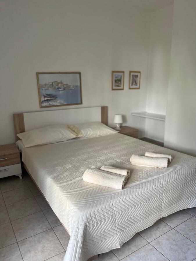 Apartments And Rooms Markovski Palit Kültér fotó